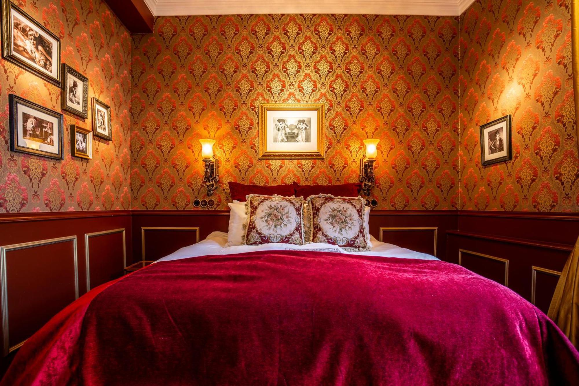 Hotel Pigalle Göteborg Dış mekan fotoğraf A bedroom at the hotel