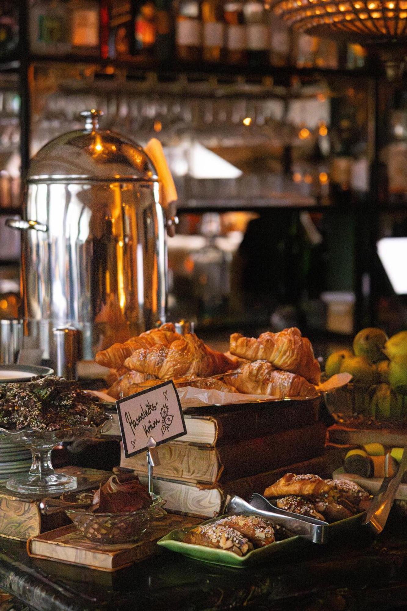 Hotel Pigalle Göteborg Dış mekan fotoğraf Croissants